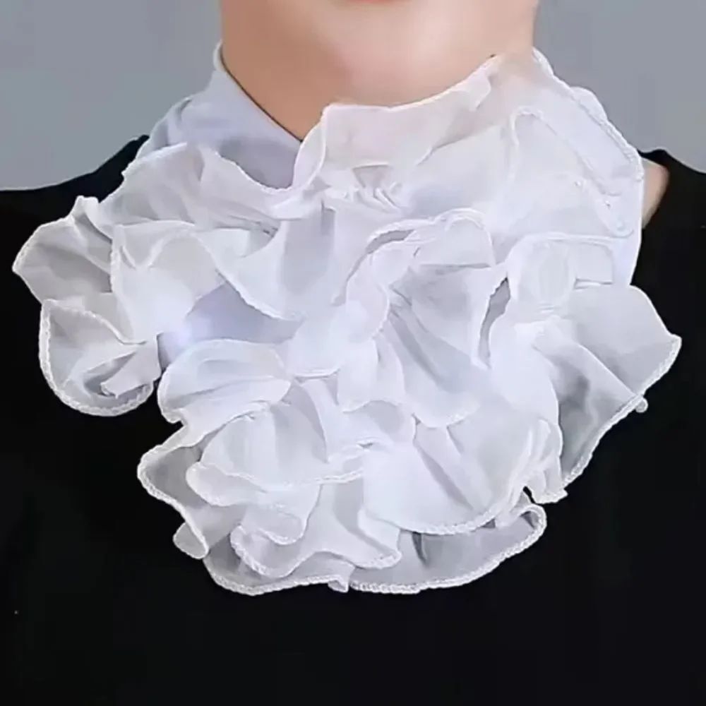 NWOT Neck Ruffle - One Size
